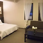Хотел Trigrad Hotel 2*