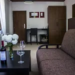 Хотел Trigrad Hotel 2*